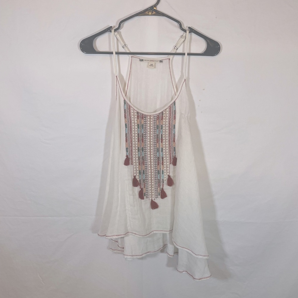 medium white chelsea and violet top